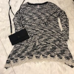 4/$25 | Size Large